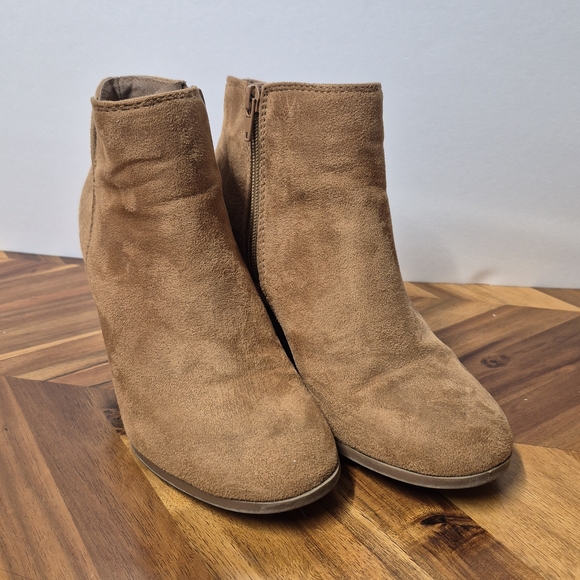 Soda Light Brown Ankle Booties with Wedge Heel Women's size 7.5 - Picture 1 of 8